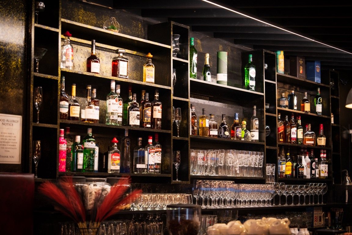 Black & Red Bistro Grill